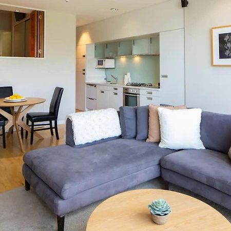 Stunning Lakeview 1 Bedroom Apartment Queenstown Bagian luar foto