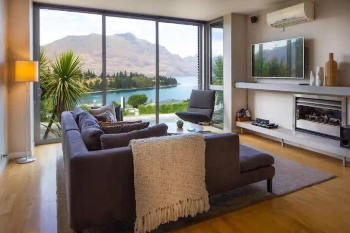 Stunning Lakeview 1 Bedroom Apartment Queenstown Bagian luar foto