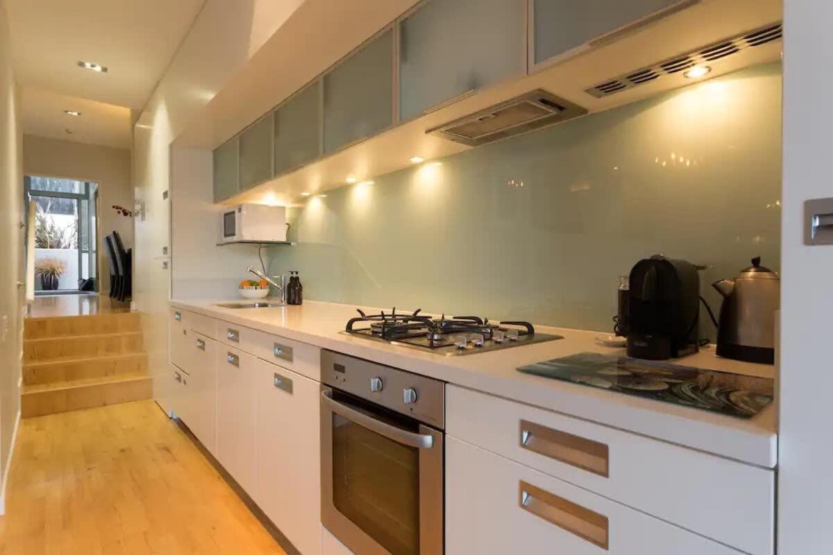 Stunning Lakeview 1 Bedroom Apartment Queenstown Bagian luar foto