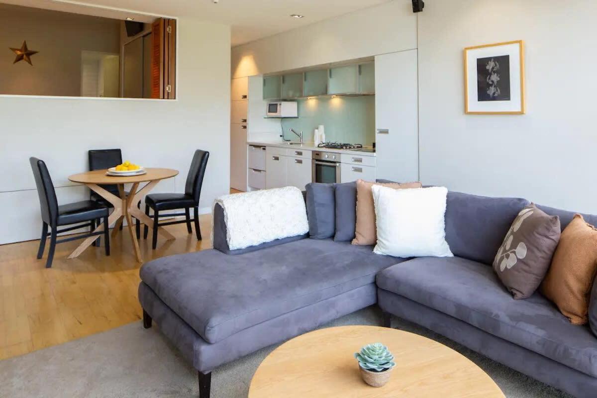 Stunning Lakeview 1 Bedroom Apartment Queenstown Bagian luar foto